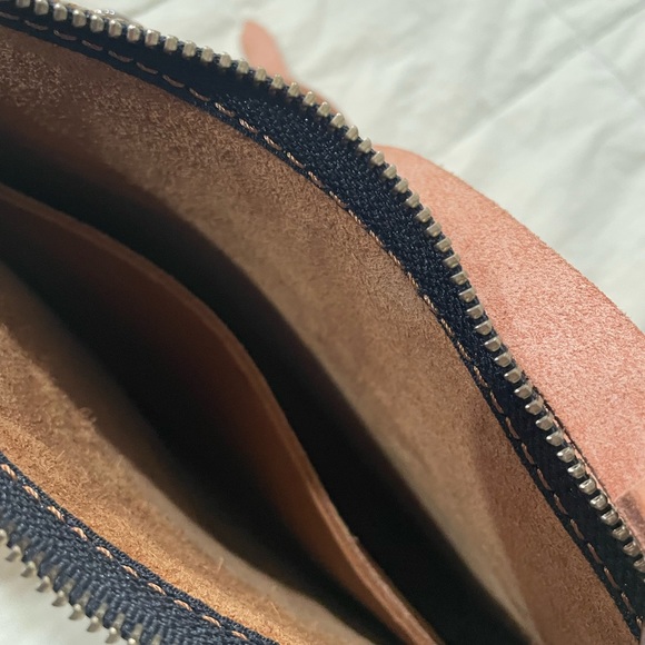 Mountain View and Mercantile Leather Works Purse - Picture 4 of 6